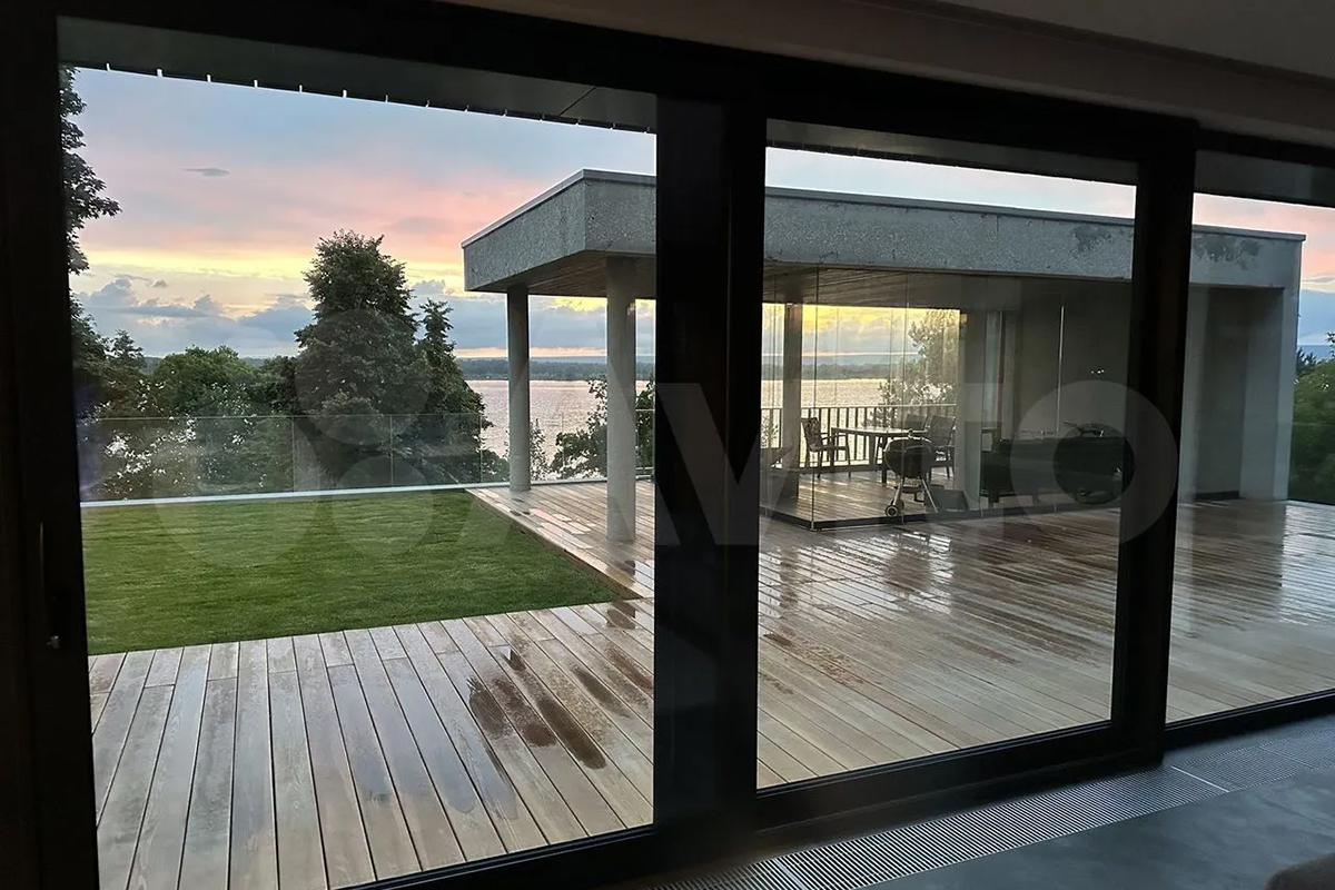 Как выглядят самые дорогие продающиеся в мегаполисах России дома