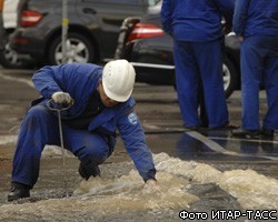 Новый прорыв трубы с горячей водой в Екатеринбурге: пострадал человек