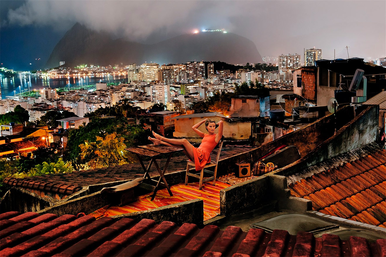 Четыре года назад был представлен один из самых необычных календарей Pirelli. Съемки проходили в Рио-де-Жанейро, и главным героем издания стал&nbsp;не человек, а город.
