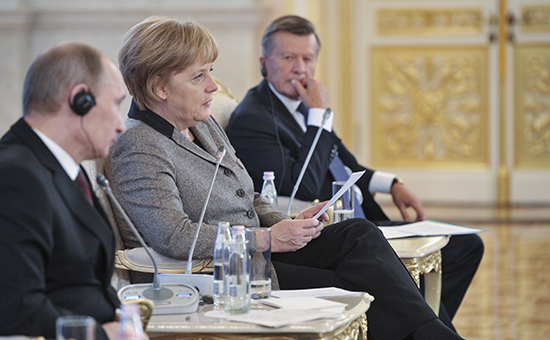 Президент РФ Владимир Путин и канцлер Германии Ангела Меркель на XII форуме «Петербургский диалог»