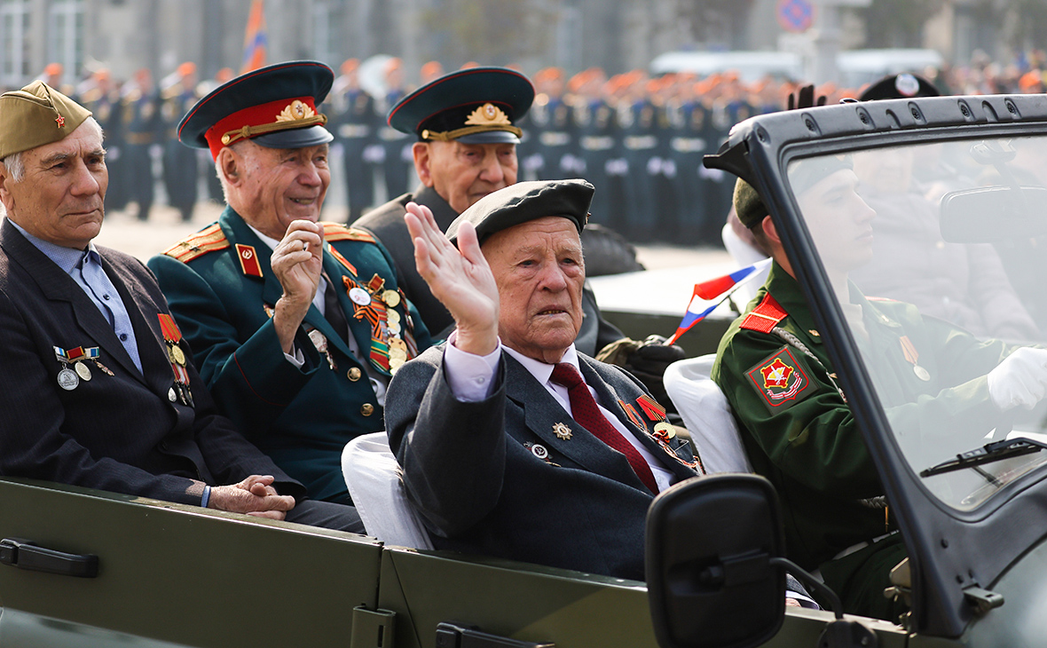 Ветеран Великой Отечественной войны&nbsp;во время парада в Екатеринбурге