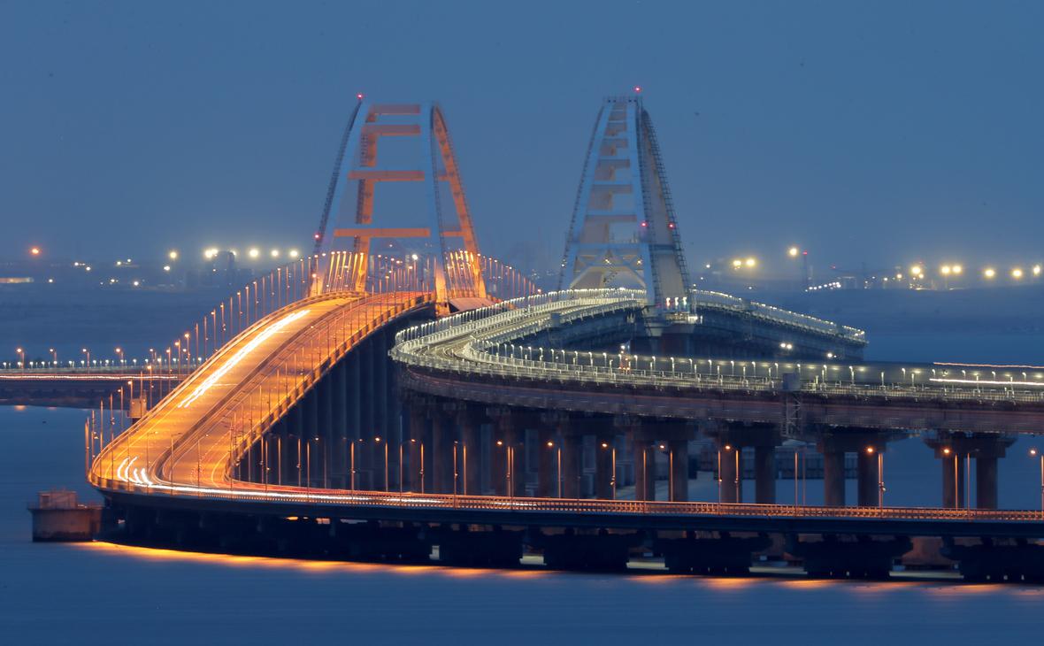 На Крымскому мосту временно перекрыли движение автомобилей — РБК