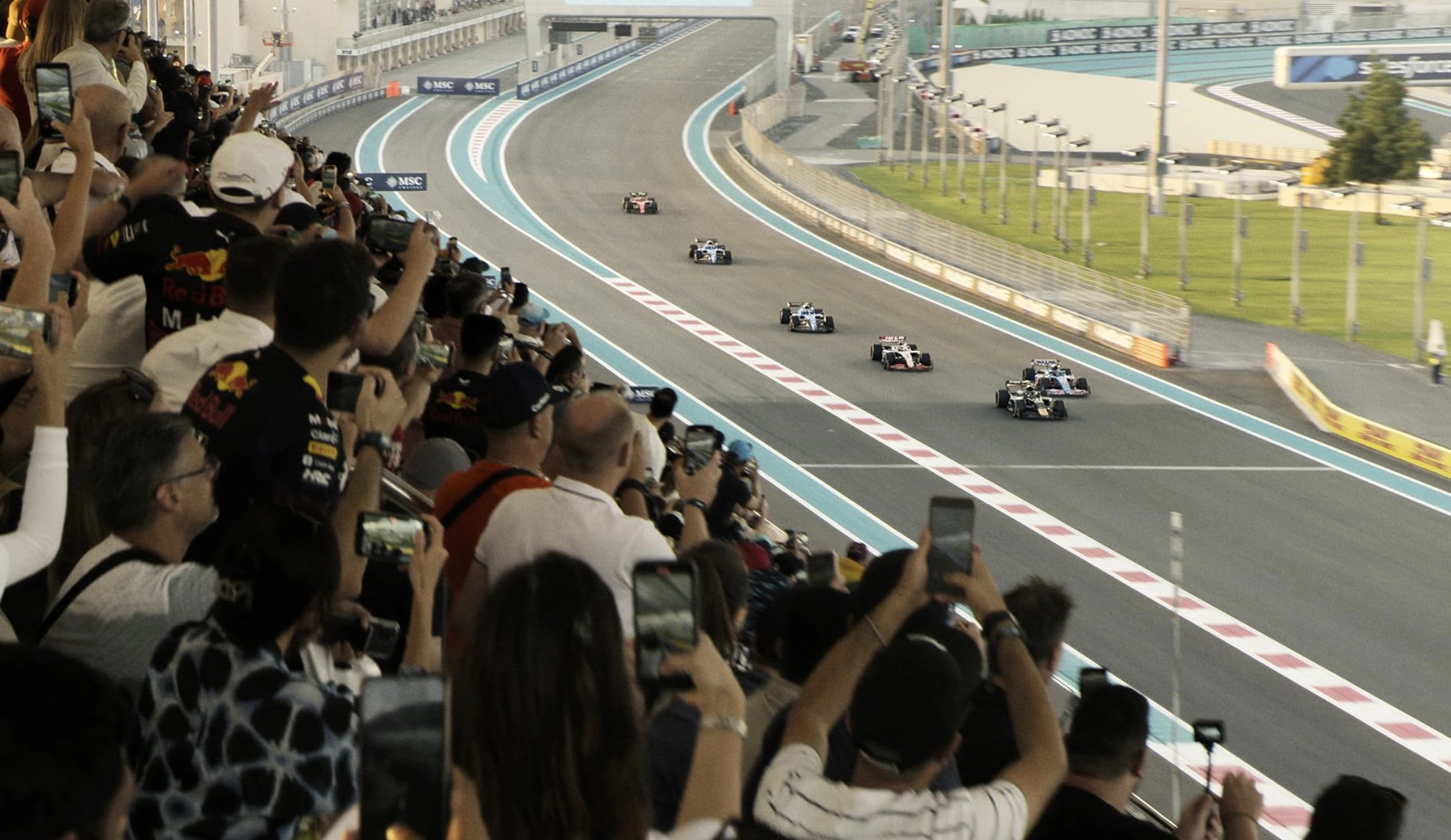 Кадр из фильма «F1»