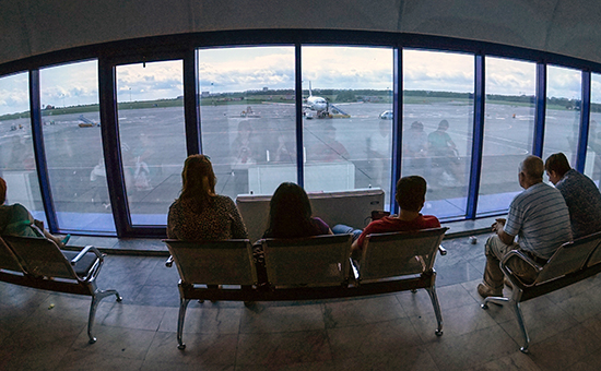 Пассажиры в&nbsp;зале ожидания международного аэропорта &laquo;Ростов-на-Дону&raquo;
