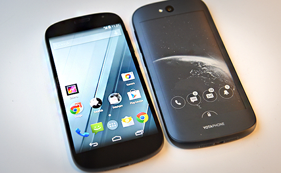 Первый в&nbsp;мире смартфон с&nbsp;двумя экранами YotaPhone
