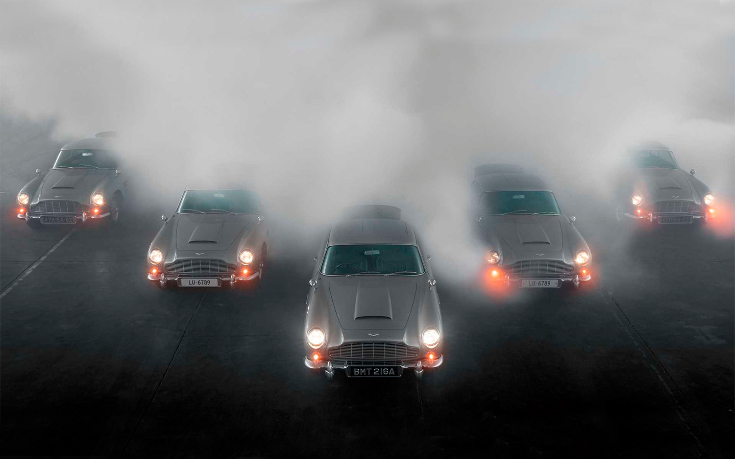 Aston Martin выпустил партию шпионских спорткаров с пулеметами. Видео