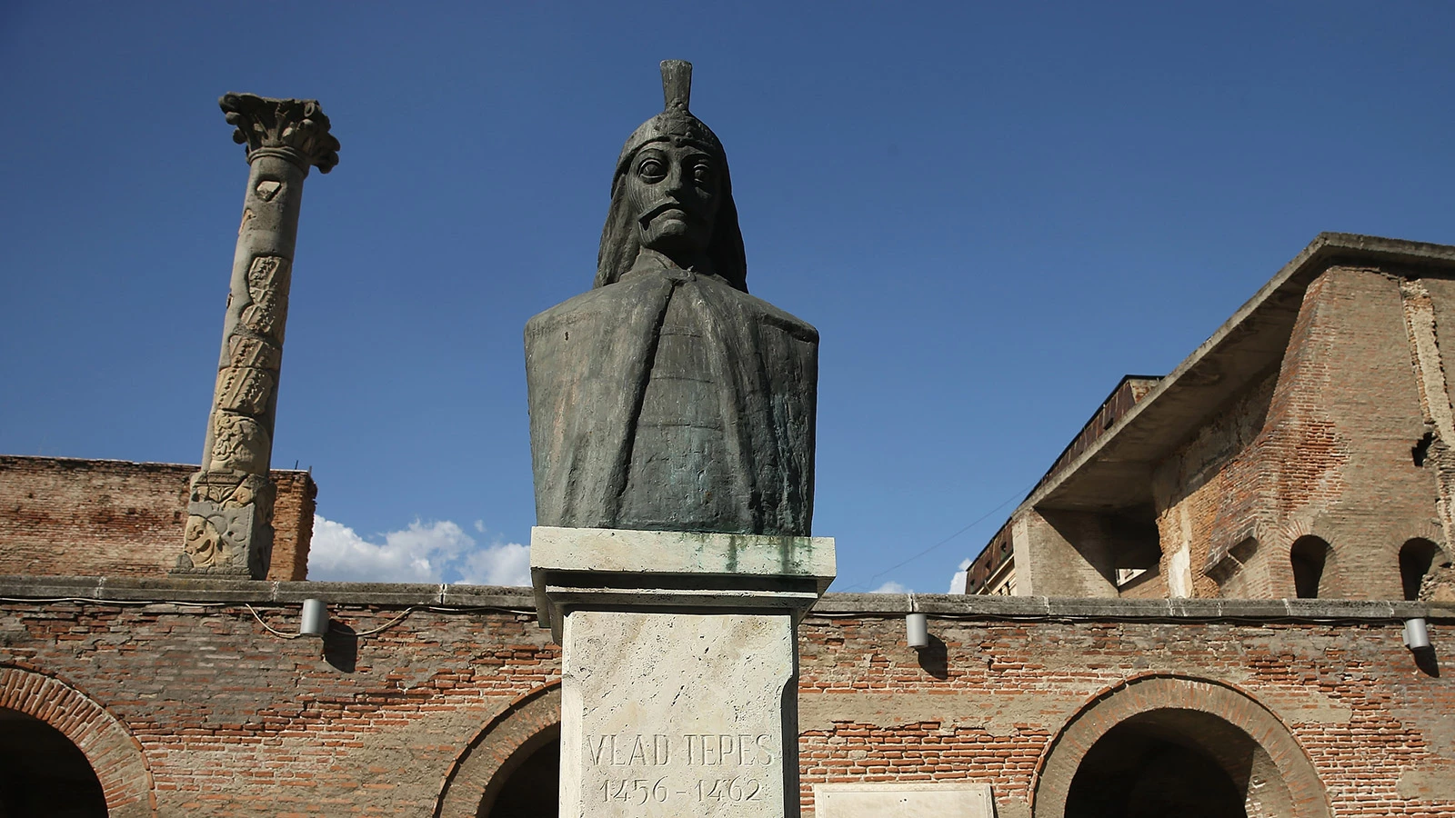 <p>Памятник Владу III Цепешу</p>