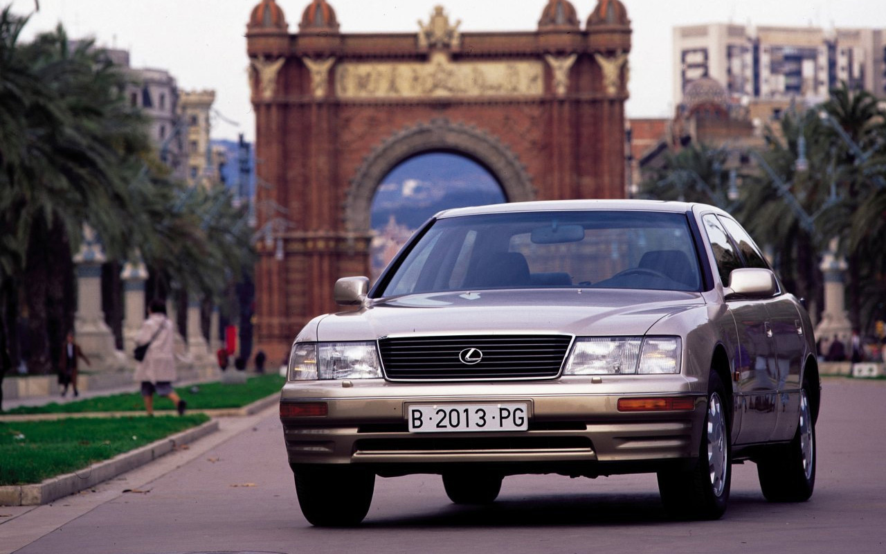 Lexus LS 400