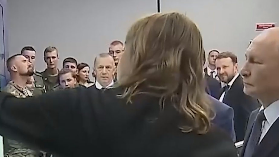 Путина на ВЭФ познакомили с фразами «полный кринж» и «чиловая катка»