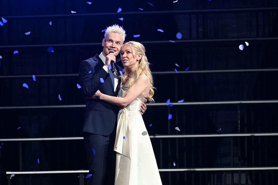 Певец Shaman (Ярослав Дронов) и Екатерина Мизулина во время концерта «Ты моя» в концертном зале Live Arena, март 2025 года