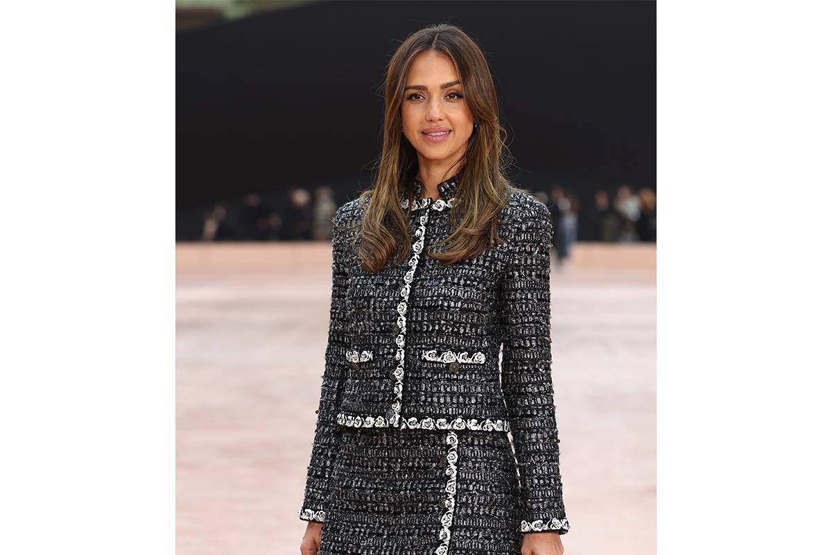 Джессика Альба на показе женской коллекции Chanel, 11 марта 2025 года