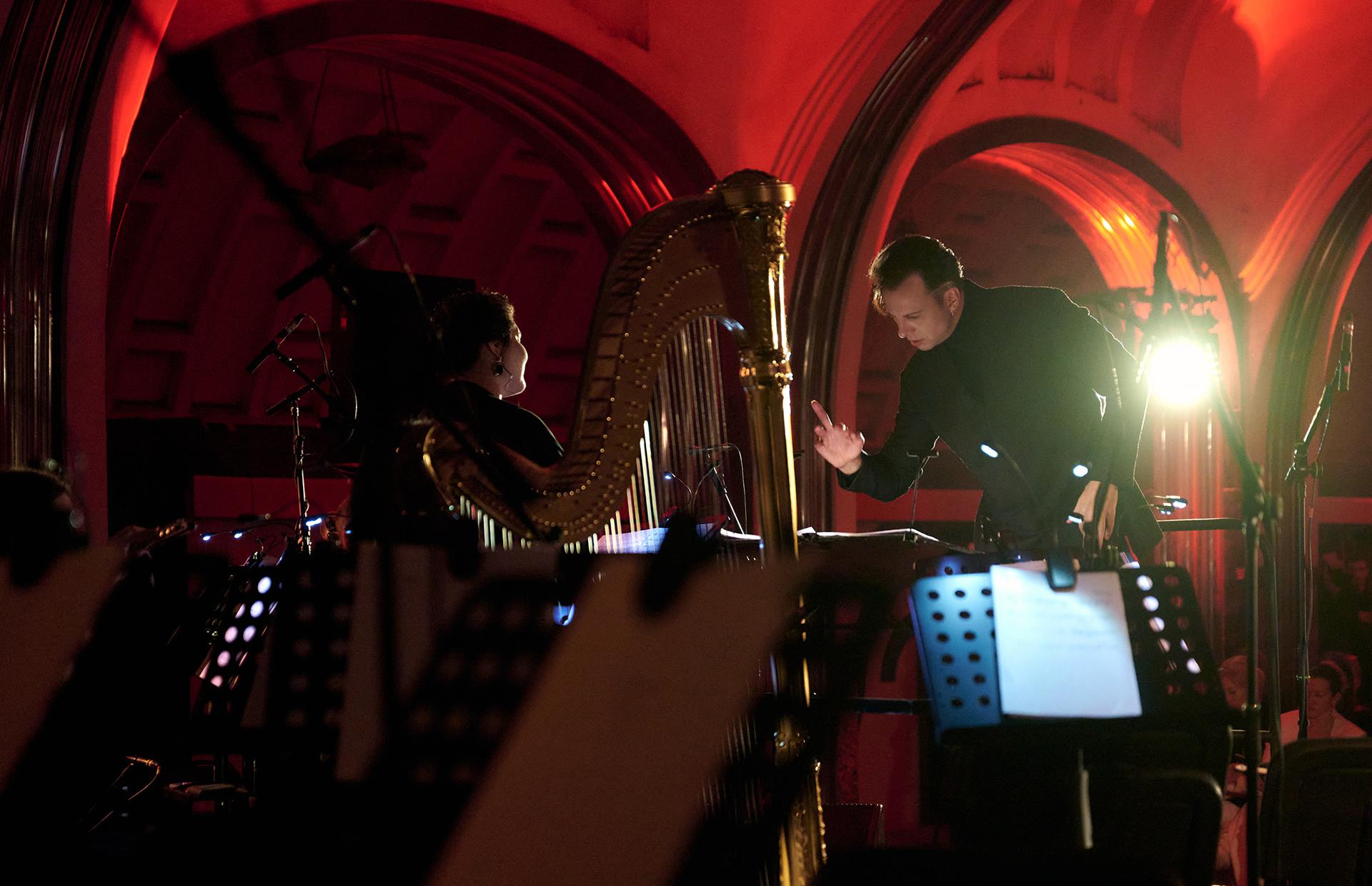 Теодор Курентзис и musicAeterna на станции метро «Маяковская» 