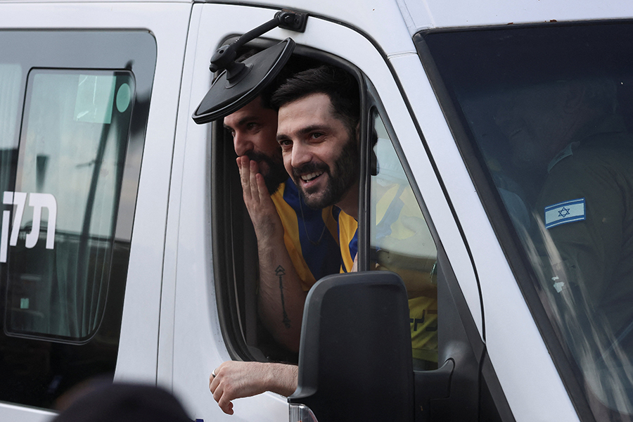 Братья Гали и Зив Берманы по прибытии в Израиль. 