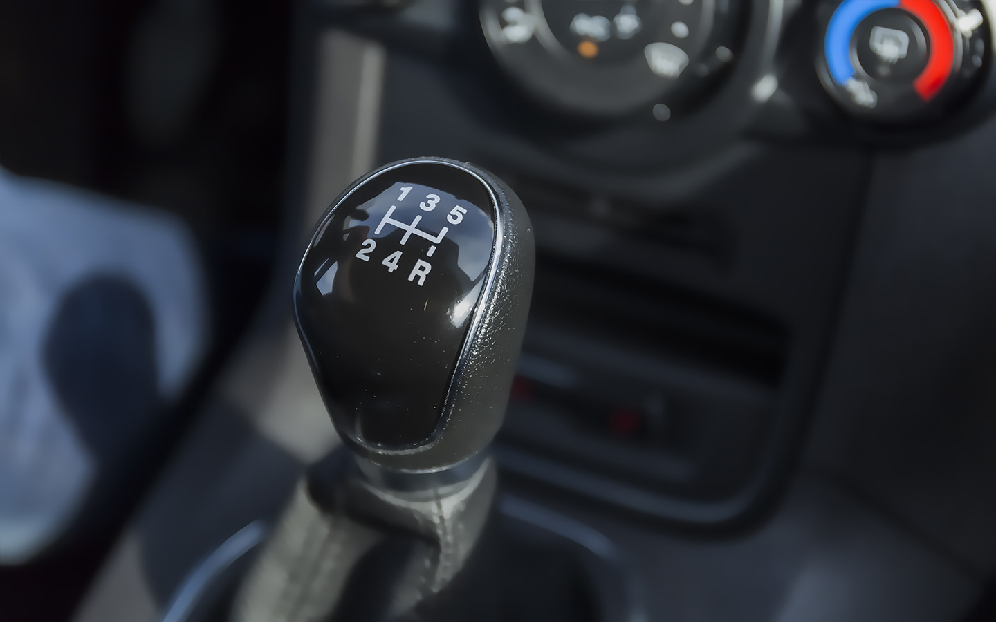 В КПП используется несколько передаточных отношений под разные режимы движения