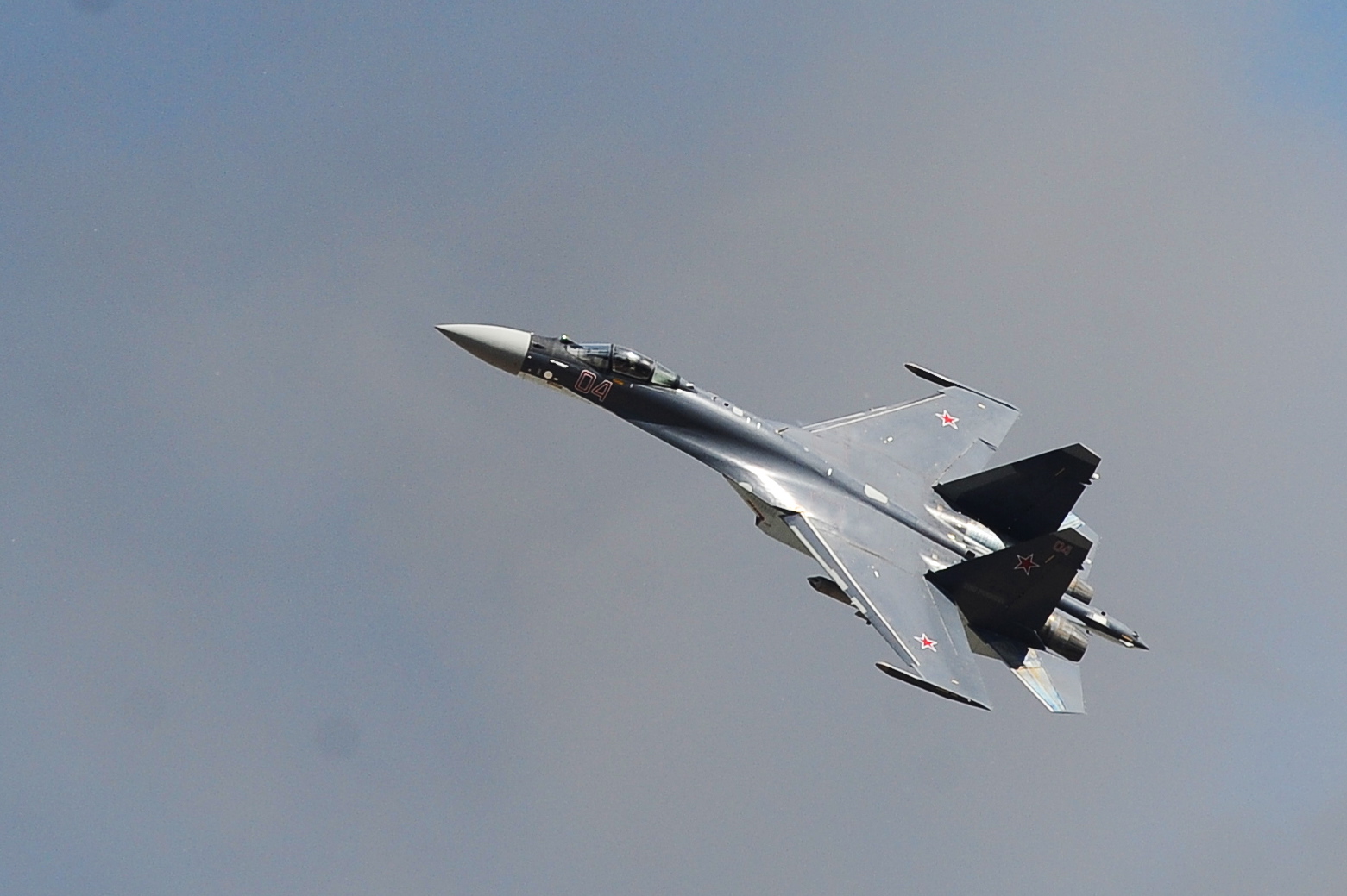 Истребитель-бомбардировщик Су-27. Август 2015 года