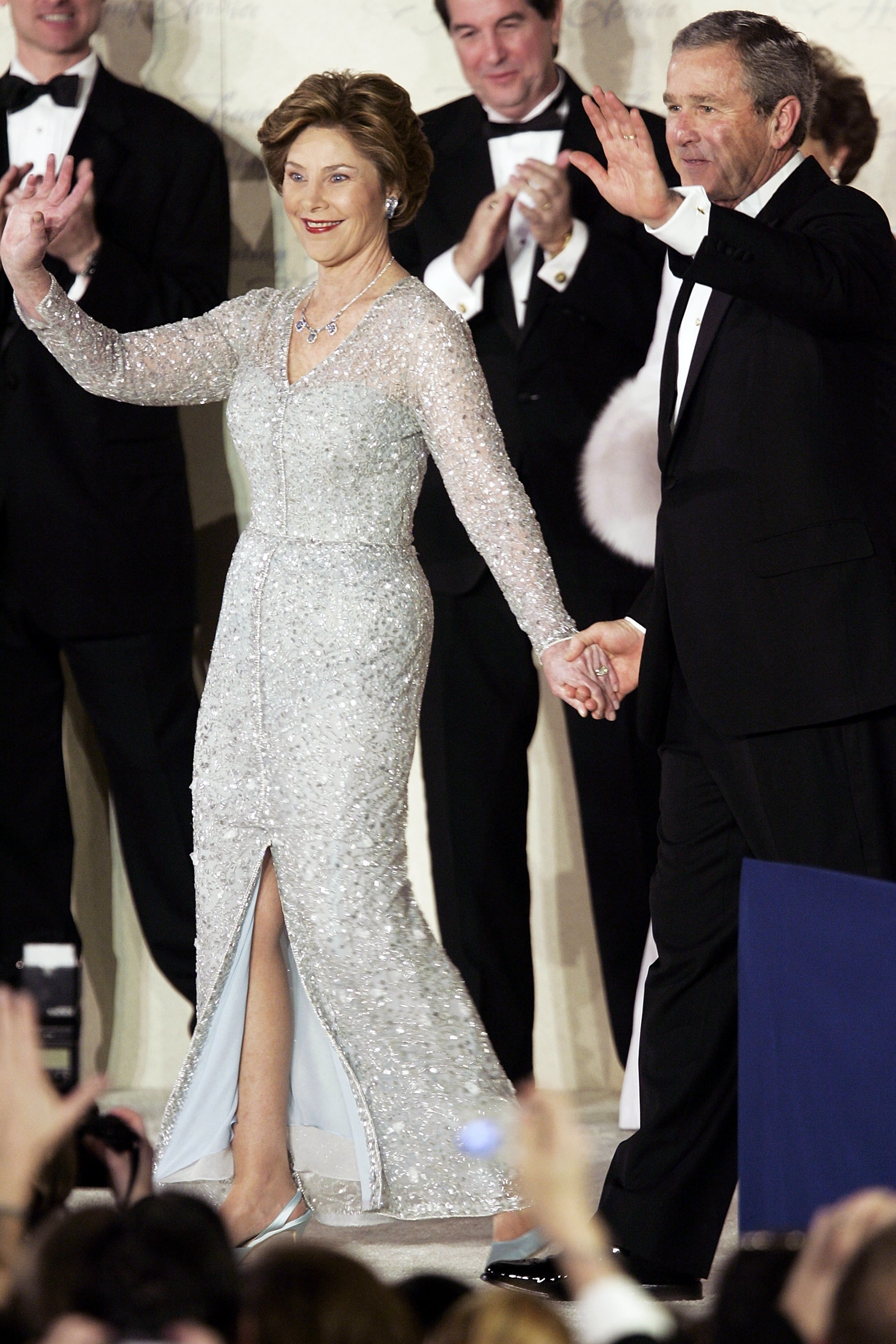 Джордж Буш и Лора Буш в платье Oscar de la Renta, инаугурационный бал, 2005 год
