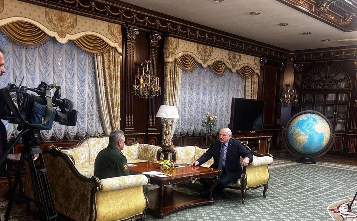 Шойгу и Лукашенко обсудили слаживание совместной группировки
