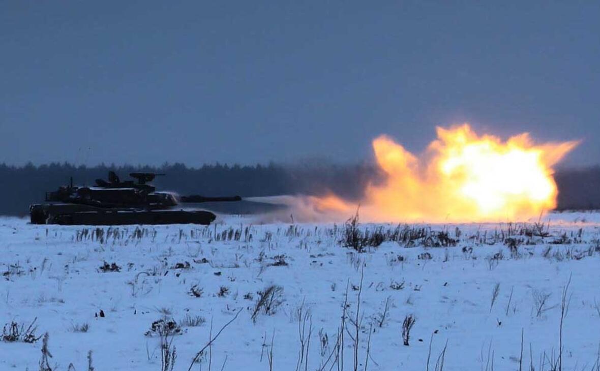 Российские военные эвакуировали в Москву первый подбитый Abrams"/>













