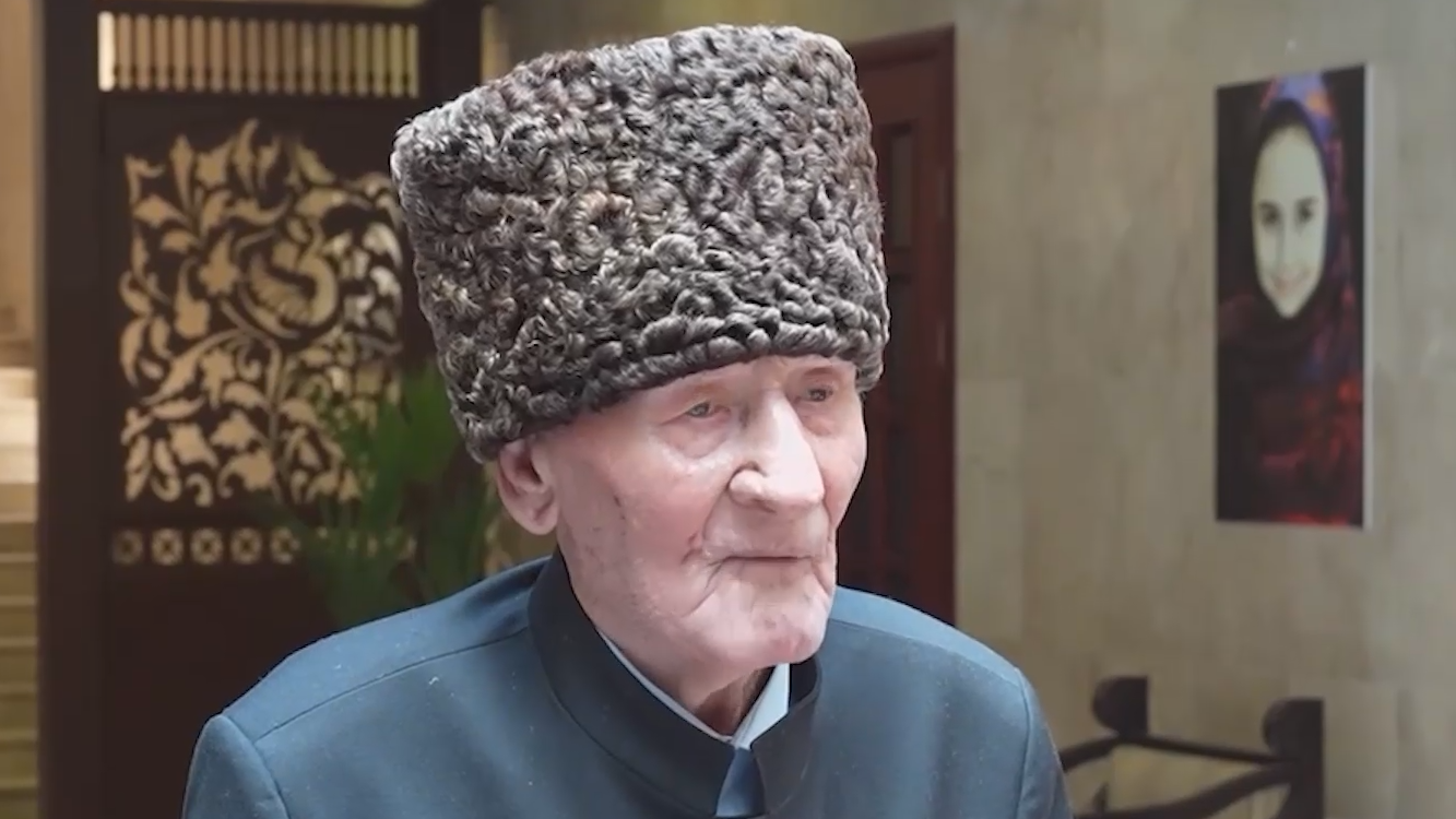 Столетний ветеран из Дагестана встретится в Москве с Путиным
