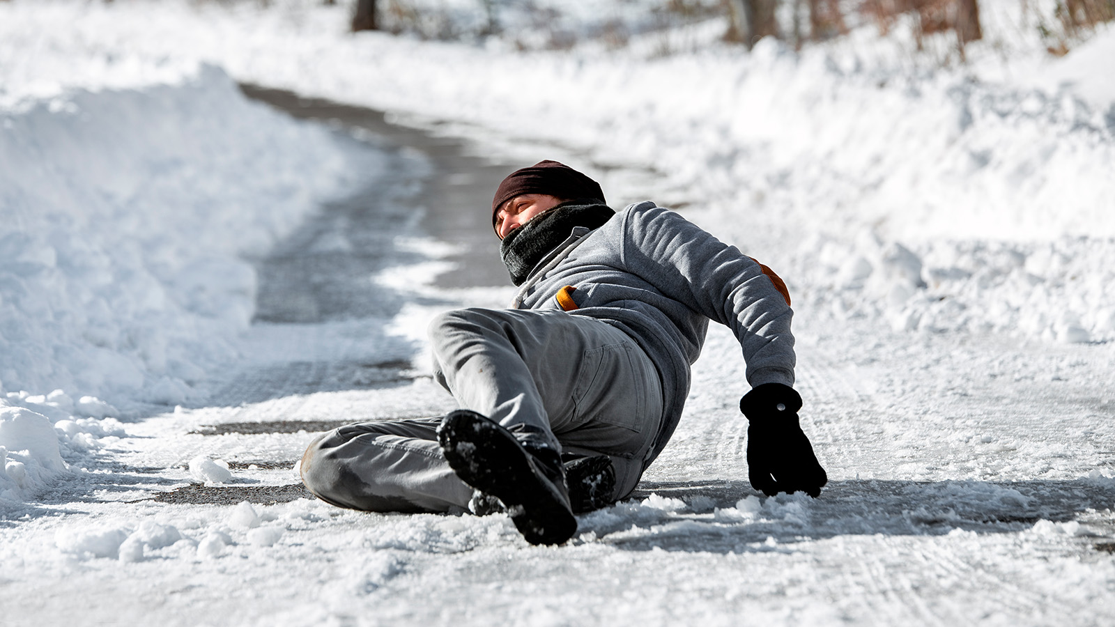Как получить компенсацию за травму в гололед. Инструкция