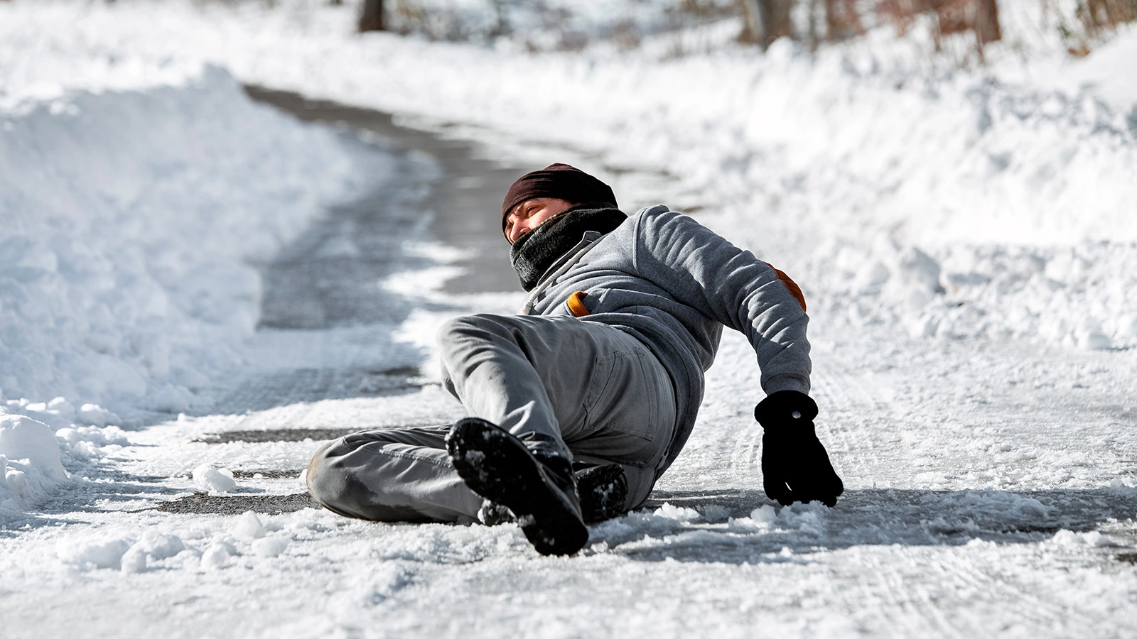 Как получить компенсацию за травму в гололед. Инструкция