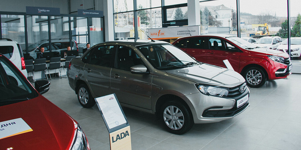 АвтоВАЗ снова повысит цены на все модели Lada