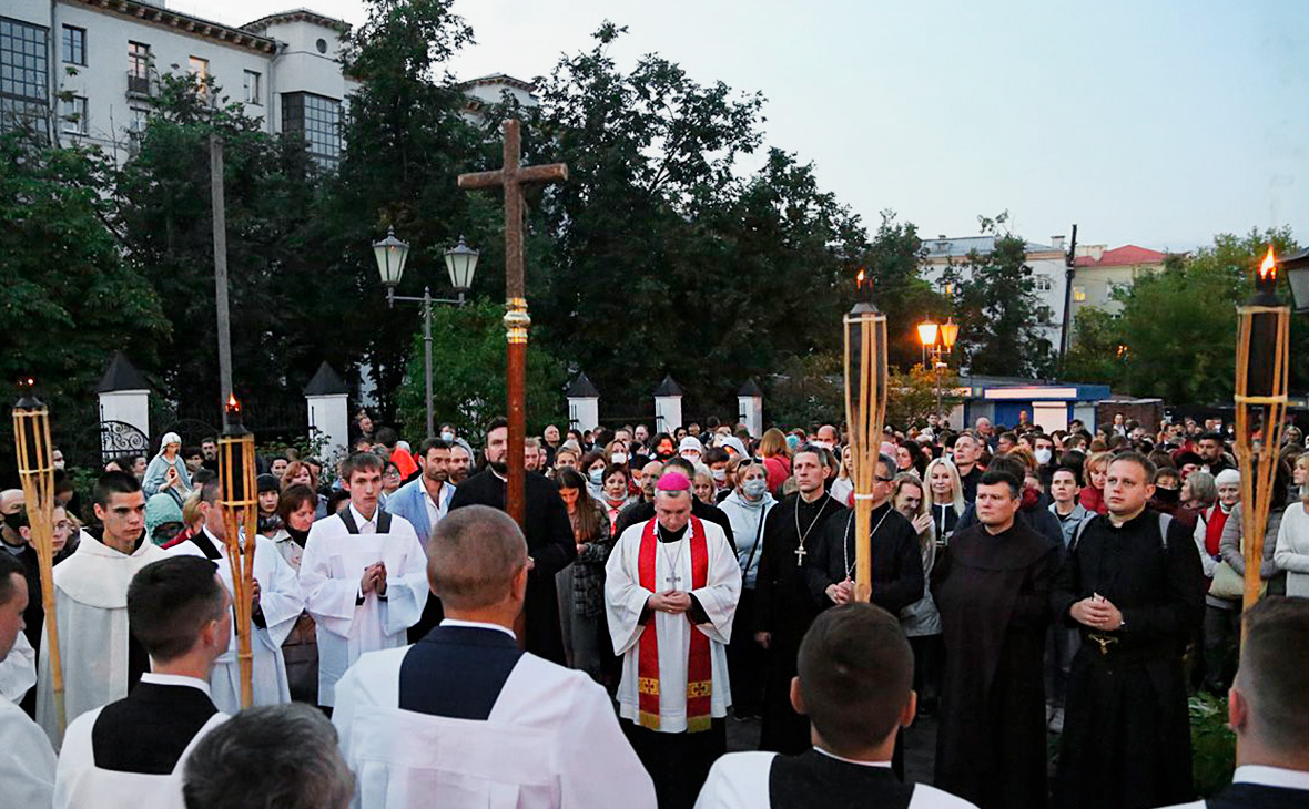 В Минске католики совершили крестный ход из-за «гонений на церковь»
