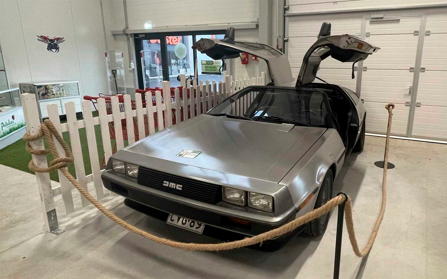 Известную по «Назад в будущее» DeLorean продадут в эстонской комиссионке