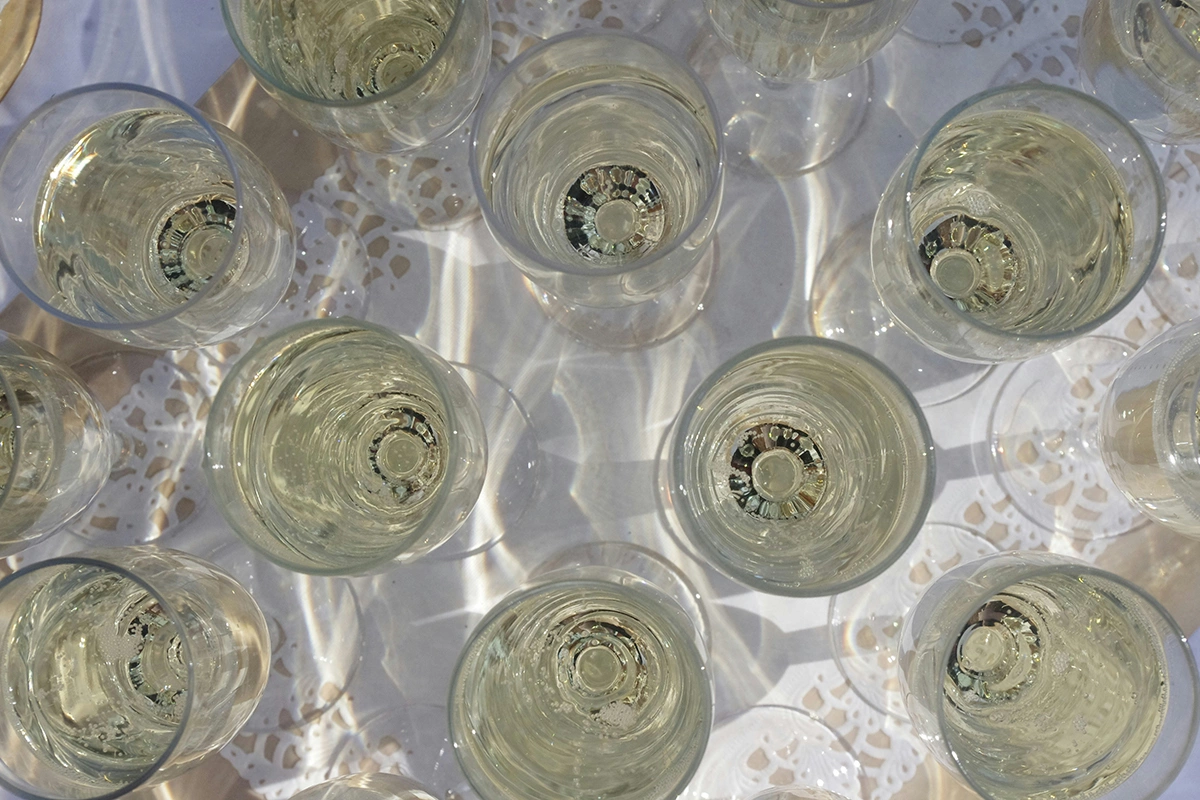 Сомелье Рустем Мингалеев назвал в интервью Decanter своим любимым вином на каждый день шампанское Pierre Gimonnet Cuis 1er Cru Blanc de Blancs, а лучшим вином, купленным в супермаркете, — венгерское сухое белое вино из сорта «фурминт»