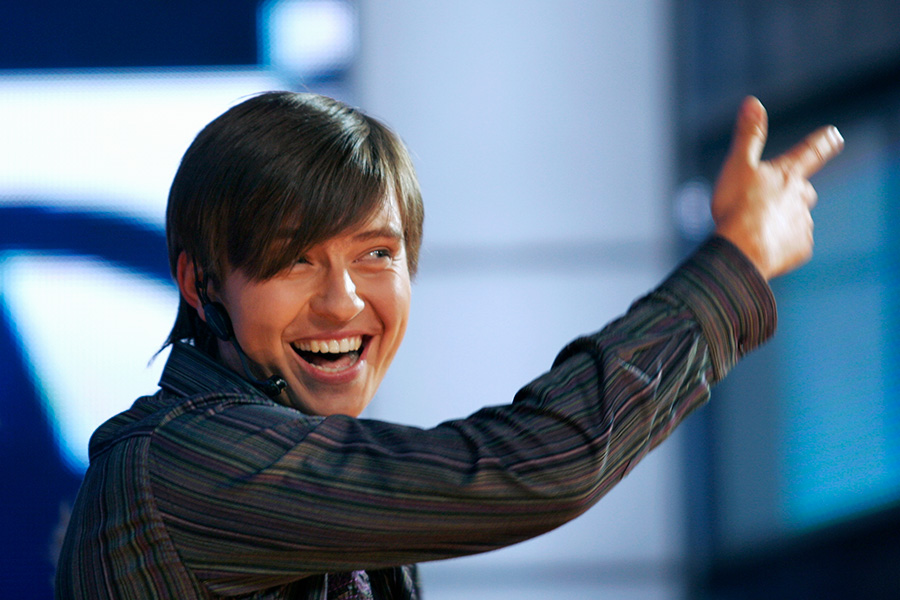 В 1999 году третье место на конкурсе&nbsp;&laquo;Утренняя звезда&raquo; с песней&nbsp;&laquo;Не отрекаются любя&raquo; занял 15-летний Прохор Шаляпин. &laquo;Вы не представляете, как изменили мою жизнь,&nbsp;&mdash; говорил&nbsp;он впоследствии Юрию Николаеву.&nbsp;&mdash; Мне тогда было 15 лет. И я, простой провинциал, вдруг оказался на программе &laquo;Утренняя звезда&raquo;&nbsp;&mdash; это была настоящая сказка&raquo;.

На фото&nbsp;&mdash; Прохор Шаляпин на финальном концерте проекта &laquo;Фабрика звезд&nbsp;&mdash; 6&raquo;