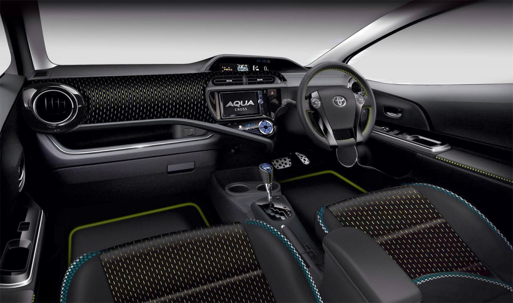 Toyota показала мини-кроссовер  Aqua Cross Concept