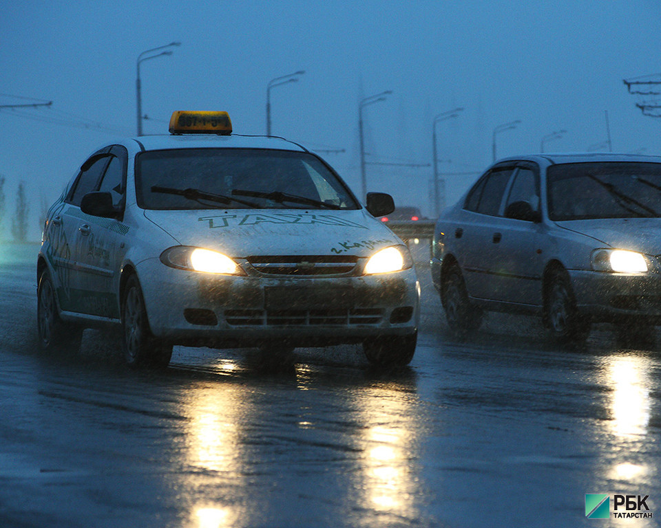 Такси Казани почти вдвое подняли цены из-за ледяного дождя