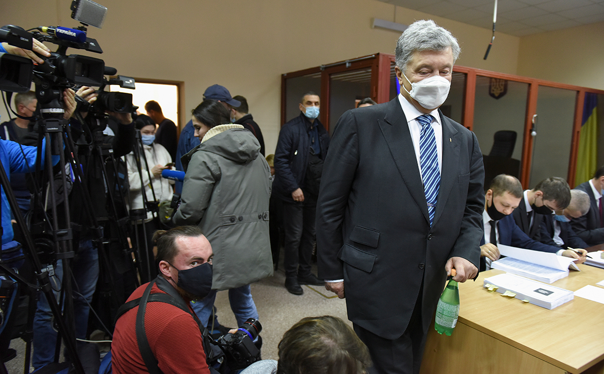 Петр Порошенко перед заседанием в Печерском районном суде