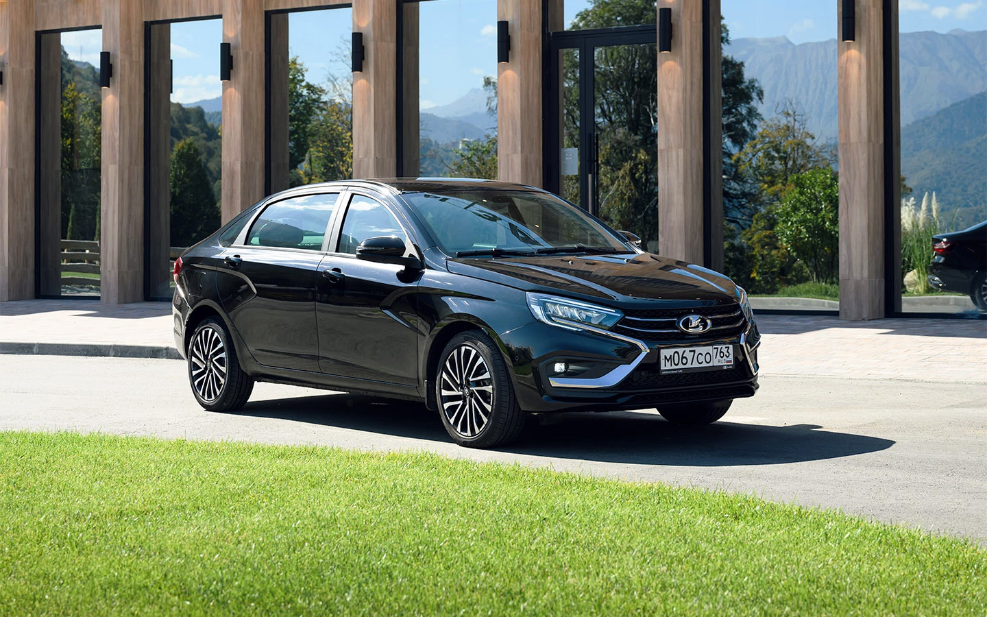 Lada Aura