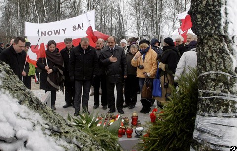 Россия и Польша вспоминают жертв катастрофы под Смоленском