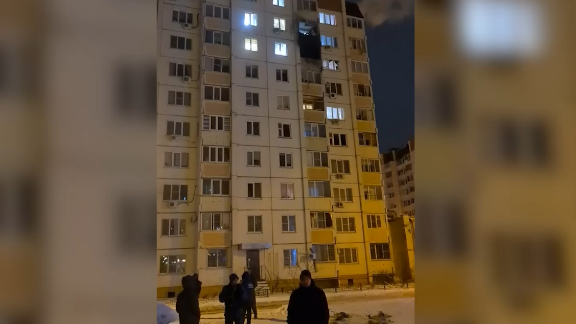 Последствия ночной атаки дронов в Воронеже. Видео