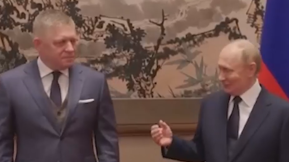 Фицо рассказал Путину, о чем поговорит с Зеленским