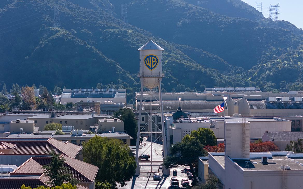 FT узнала, как Warner Bros. водила за нос Paramount до сделки с Netflix