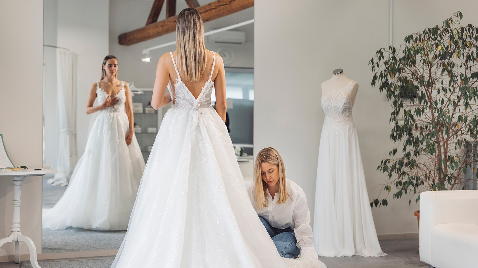 В США свадебные салоны начали брать расписки с невест. Что происходит