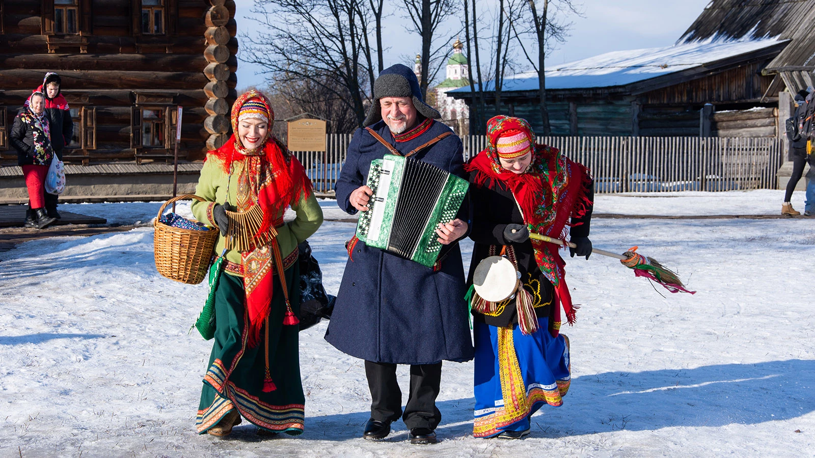 На Масленицу, во время народных гуляний и праздничных застолий, частушками развлекают гостей и создают веселую атмосферу