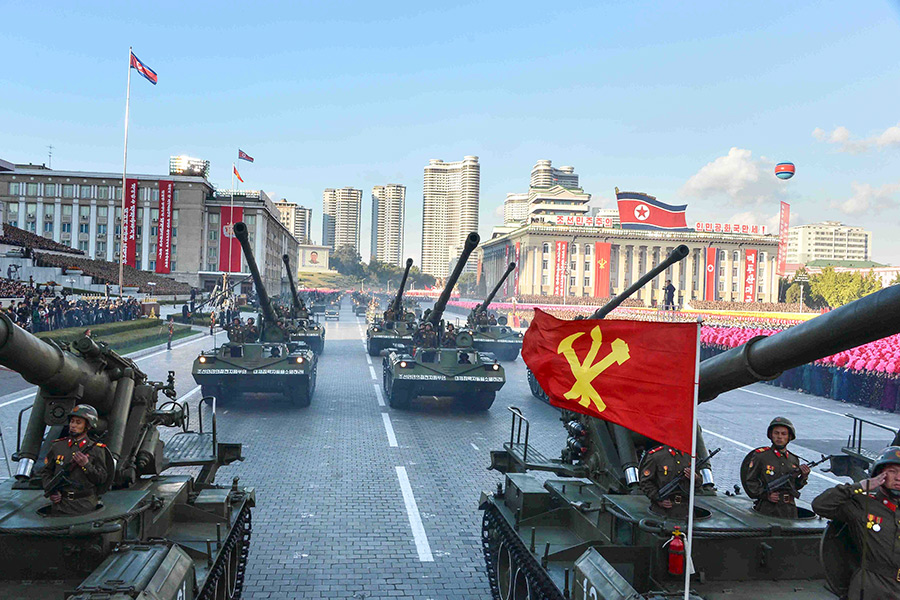 Парад в честь 70-летия основания Трудовой партии Кореи, самоходные 170-мм артиллерийские установки «Коксан» (модификация М1989)