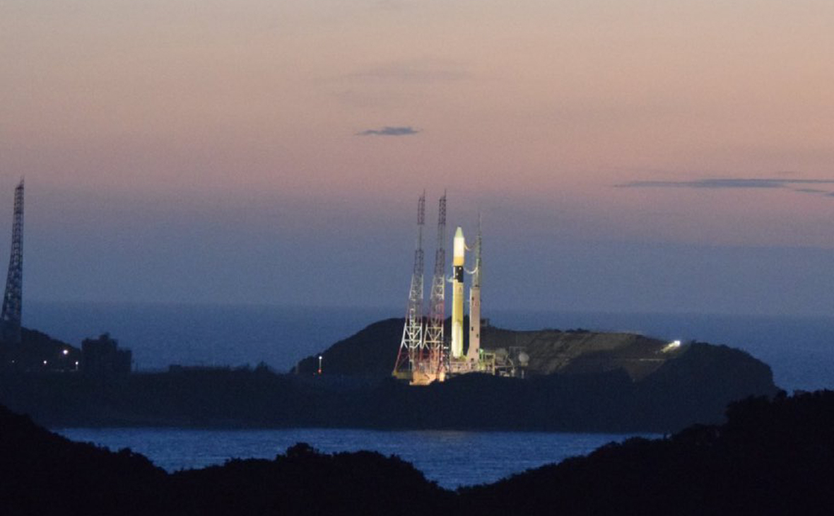 Японская ракета-носитель H-IIA с космическим зондом ОАЭ &laquo;Аль-Амаль&raquo; (&laquo;Надежда&raquo;)














