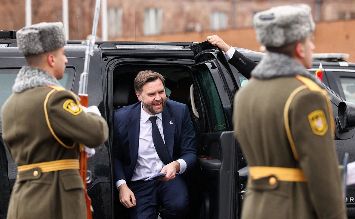 Kevin Lamarque / Reuters