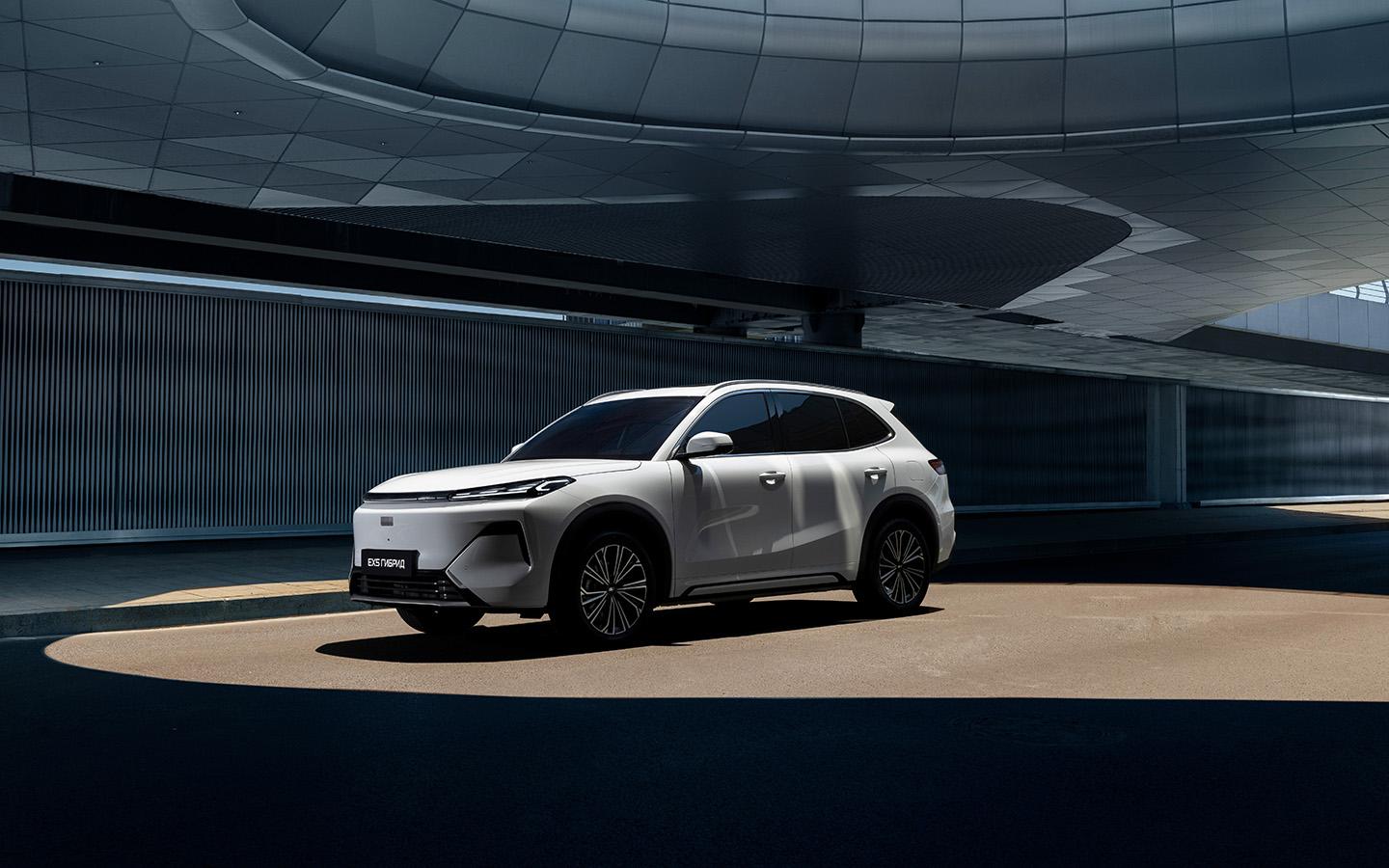 Geely начала продажи кроссовера EX5 EM-R с запасом хода до 1 тыс. км