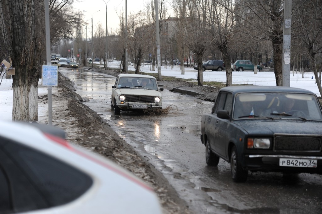 Власти Волгограда займутся ремонтом соединительных и поперечных дорог