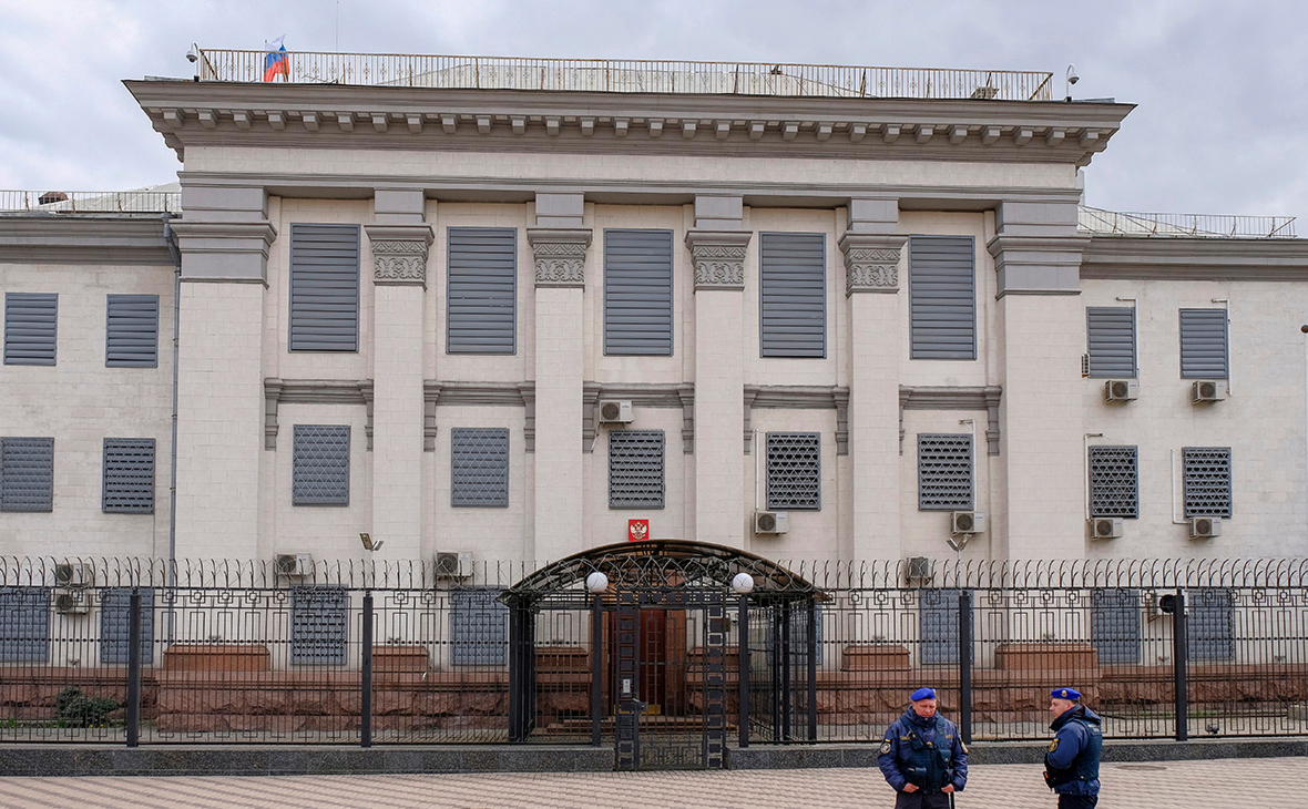 Здание посольства Российской Федерации в Украине