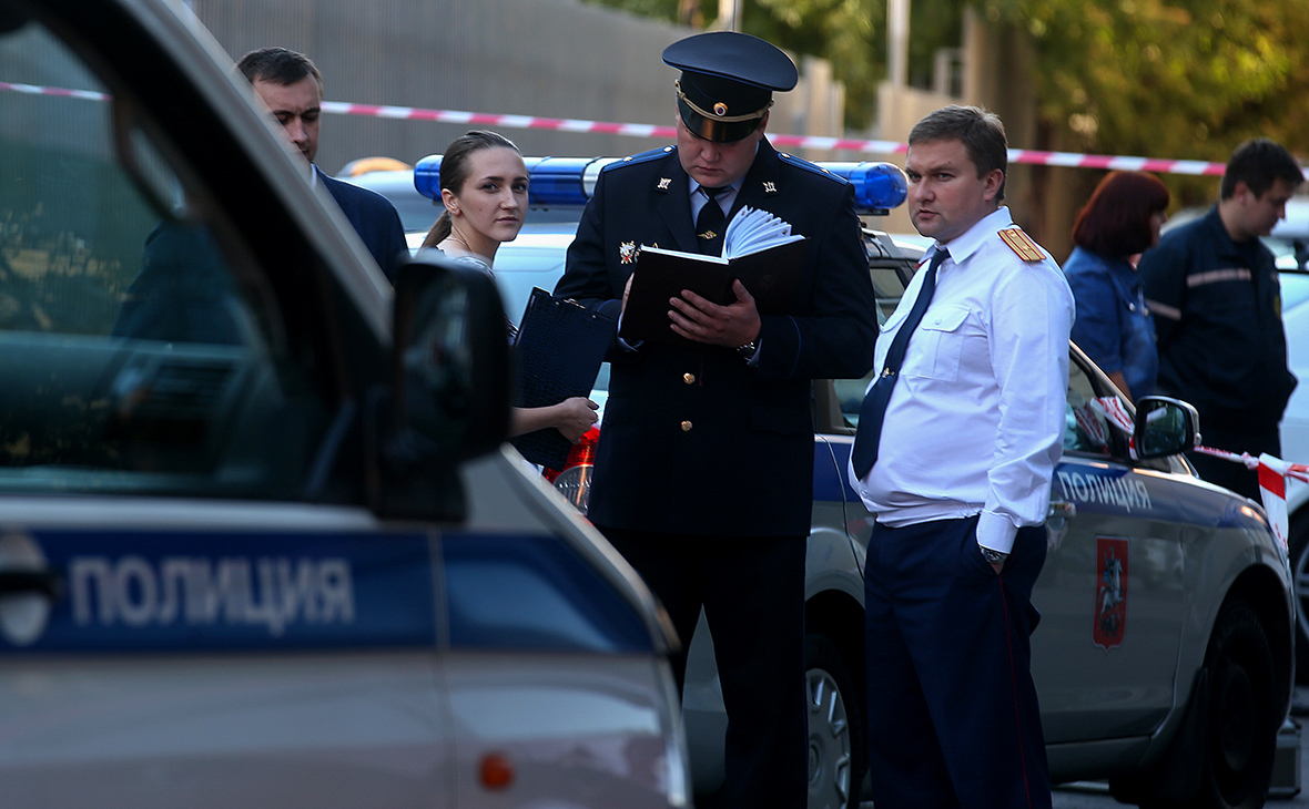 В Сургуте полицейский умер после нападения неизвестного с ножом