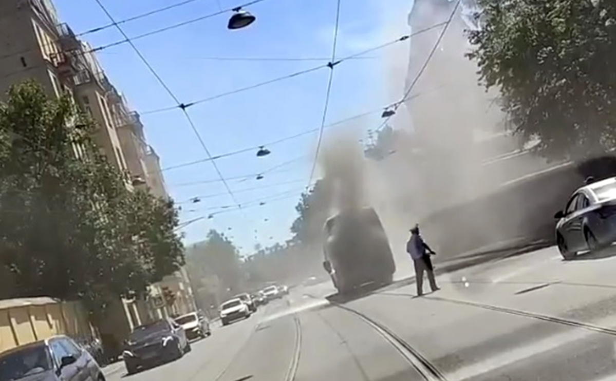 В Санкт-Петербурге загорелся пассажирский автобус