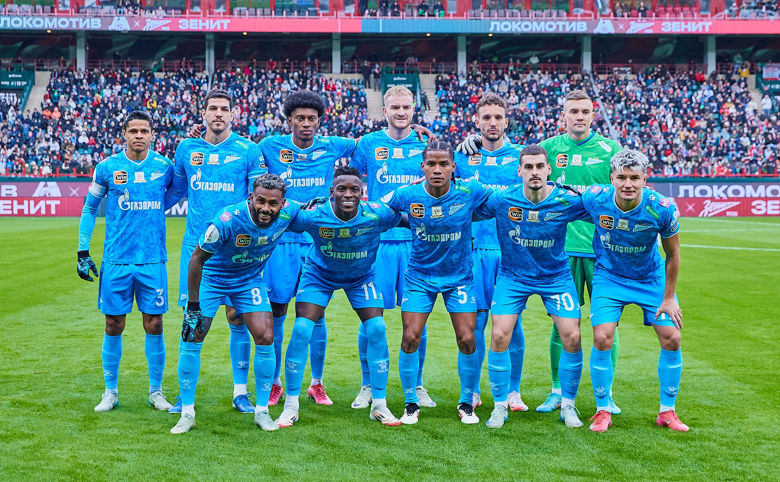 Игроки "Зенита"  перед началом матча против "Локомотива"  (ФК "Зенит"/ТАСС)