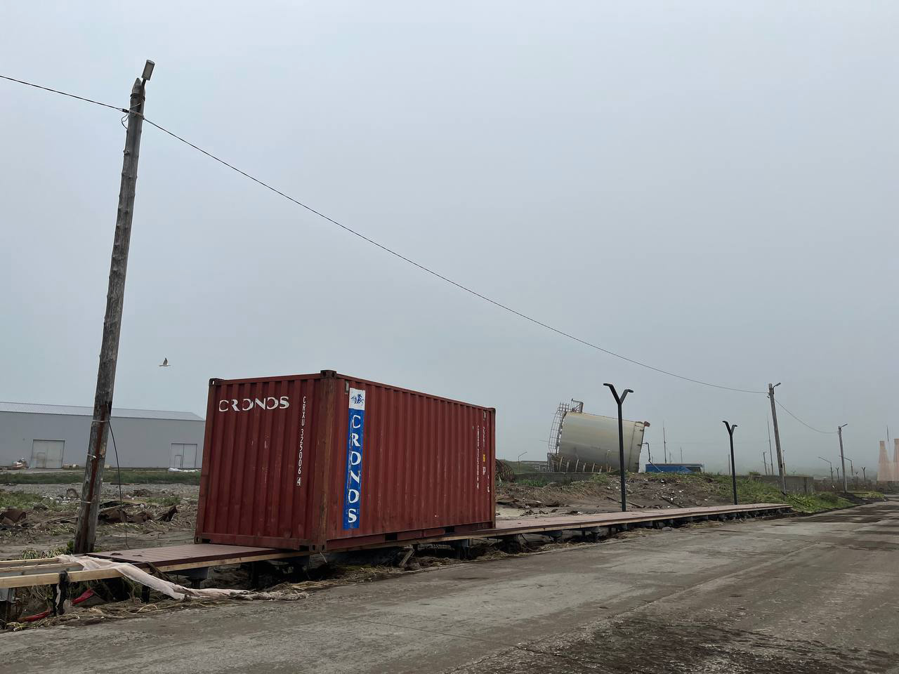 Набережная Северо-Курильска после землетрясения и цунами